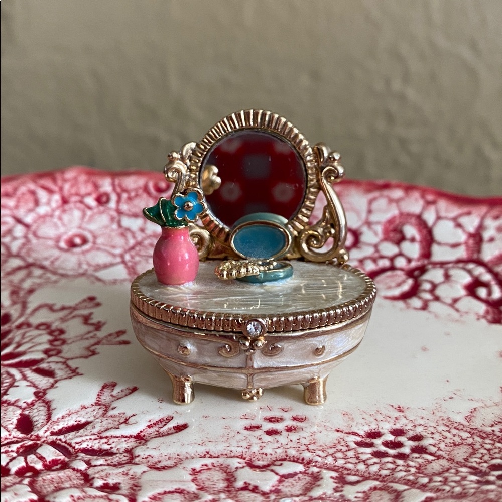 🌷Monet🌷Miniature Vanity Trinket Pill Box